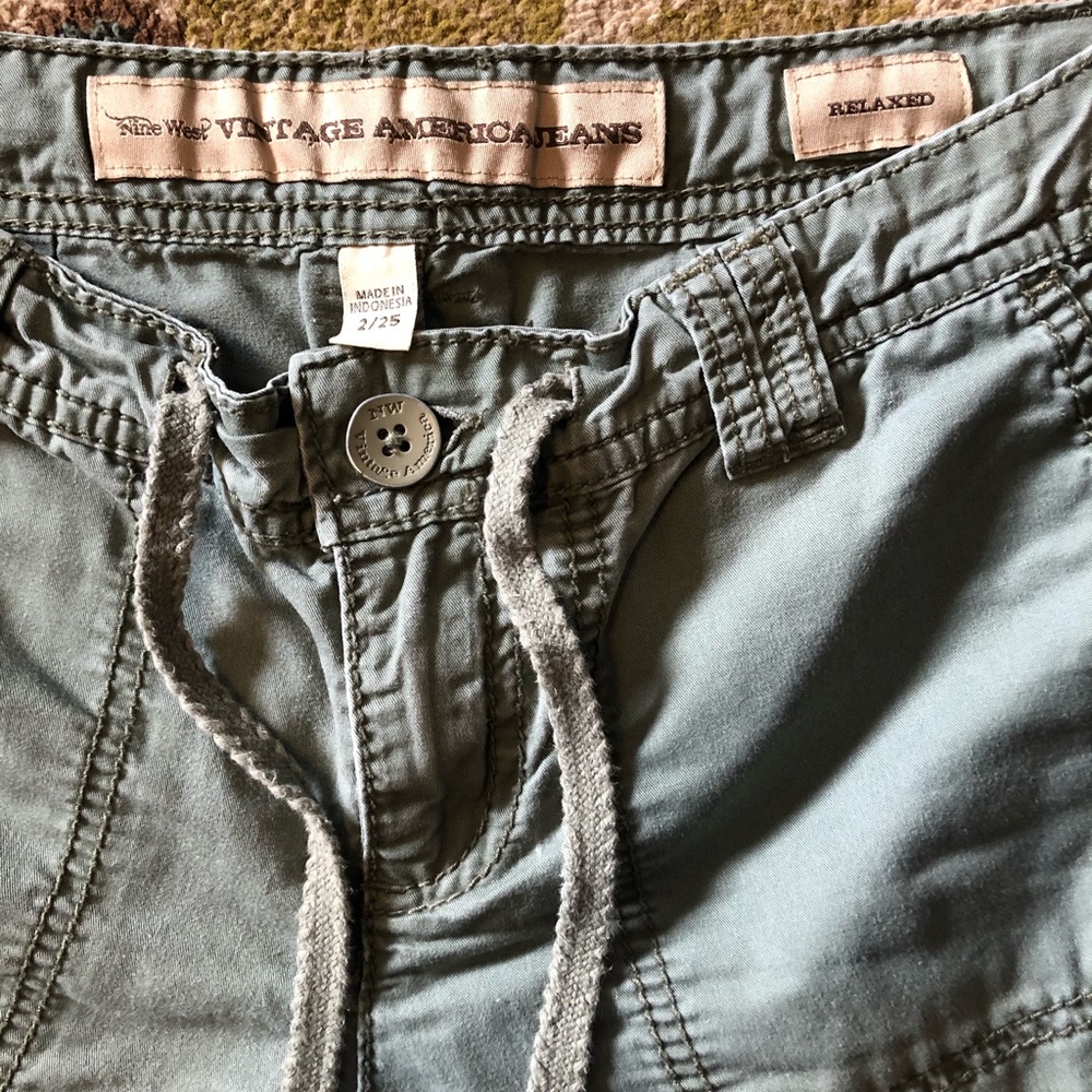 NINE WEST army green capris - Picture 4 of 4